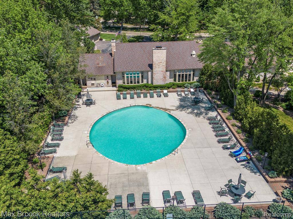 Bloomfield Hills, MI 48304,1360 Bramblebush Run