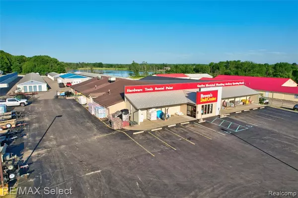 Goodrich Vlg, MI 48438,7281 S State Road