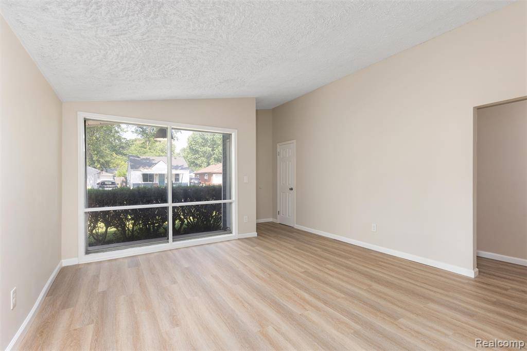 Hazel Park, MI 48030,23754 Melville Avenue