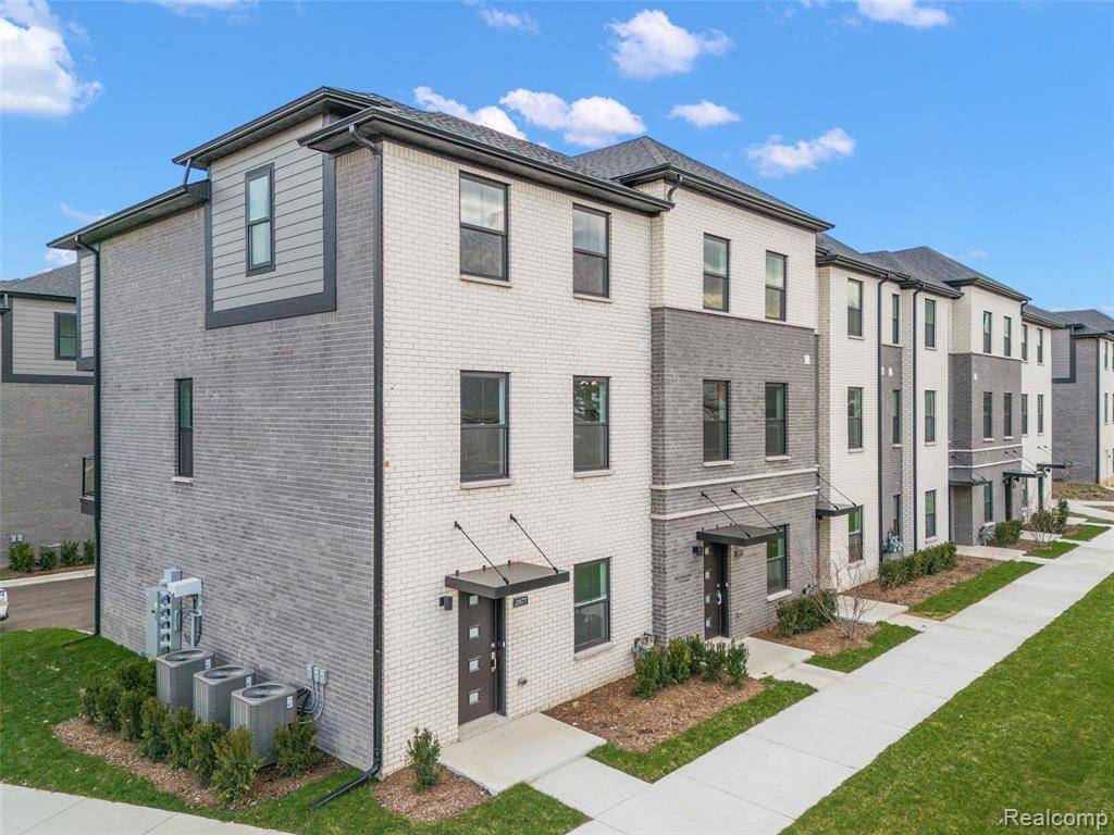 Troy, MI 48084,2805 Summers Place