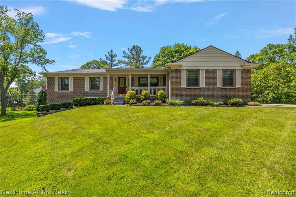 22219 Connemara Drive, Northville, MI 48167