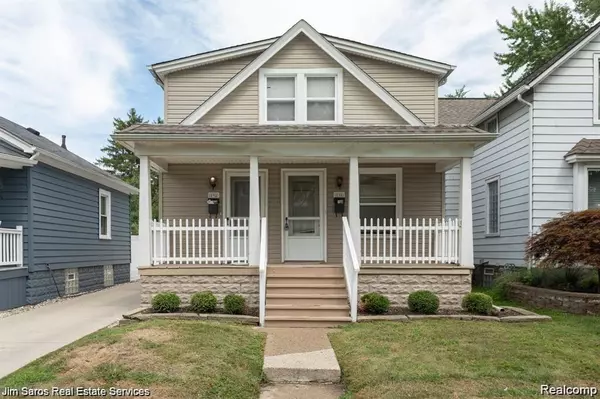 Grosse Pointe, MI 48230,596 Notre Dame Street