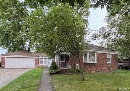26111 Student, Redford Twp, MI 48239