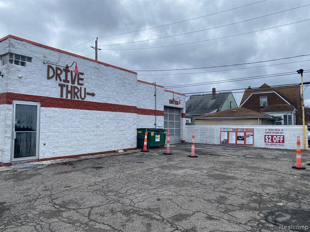 Detroit, MI 48221,18911 LIVERNOIS Avenue
