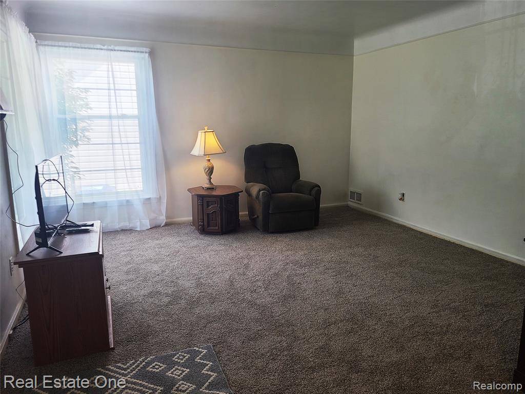 Redford Twp, MI 48239,15892 Centralia