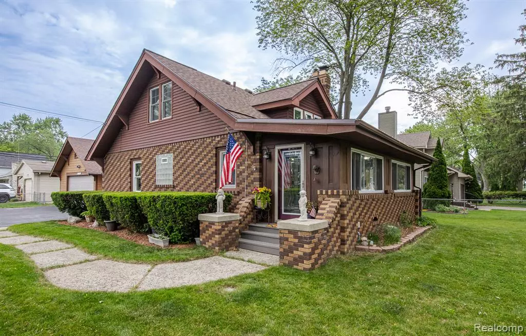 Orion Twp, MI 48362,284 W Clarkston Road