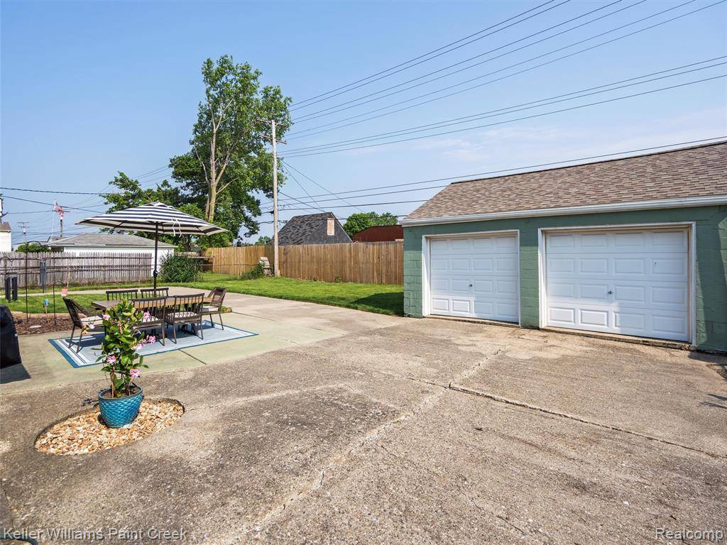 Hazel Park, MI 48030,961 E Woodruff Avenue
