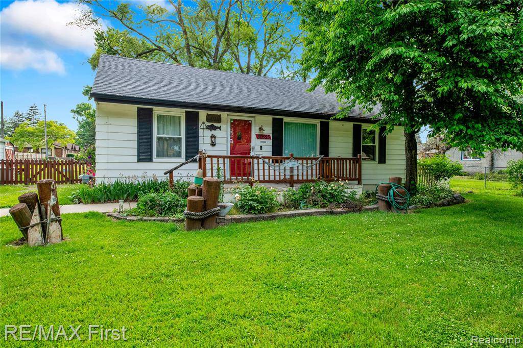 30555 Park Street, Roseville, MI 48066