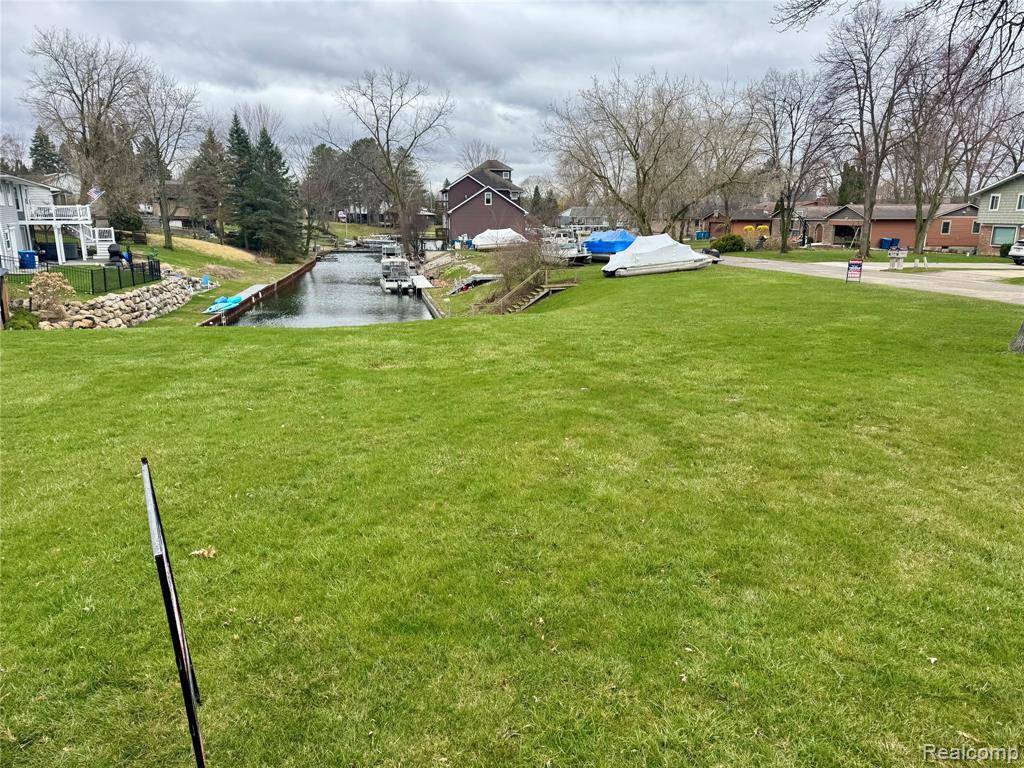 Fenton, MI 48430,13358 Wendell Street