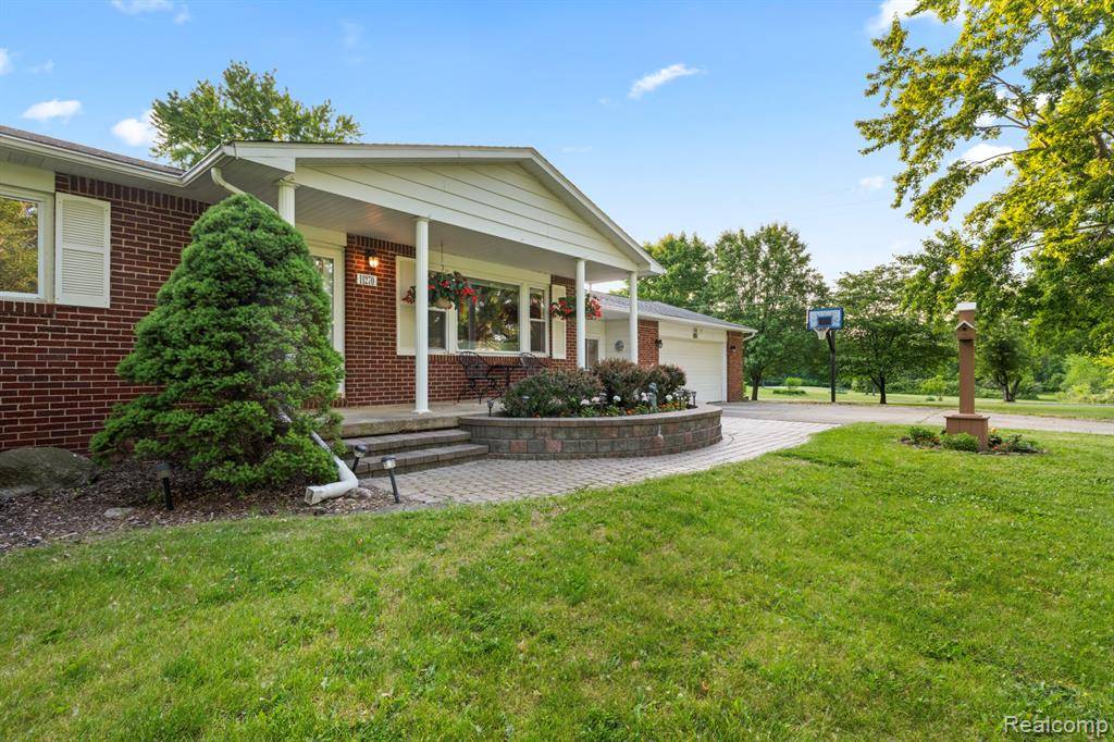 11270 Odell Road, Fenton, MI 48451
