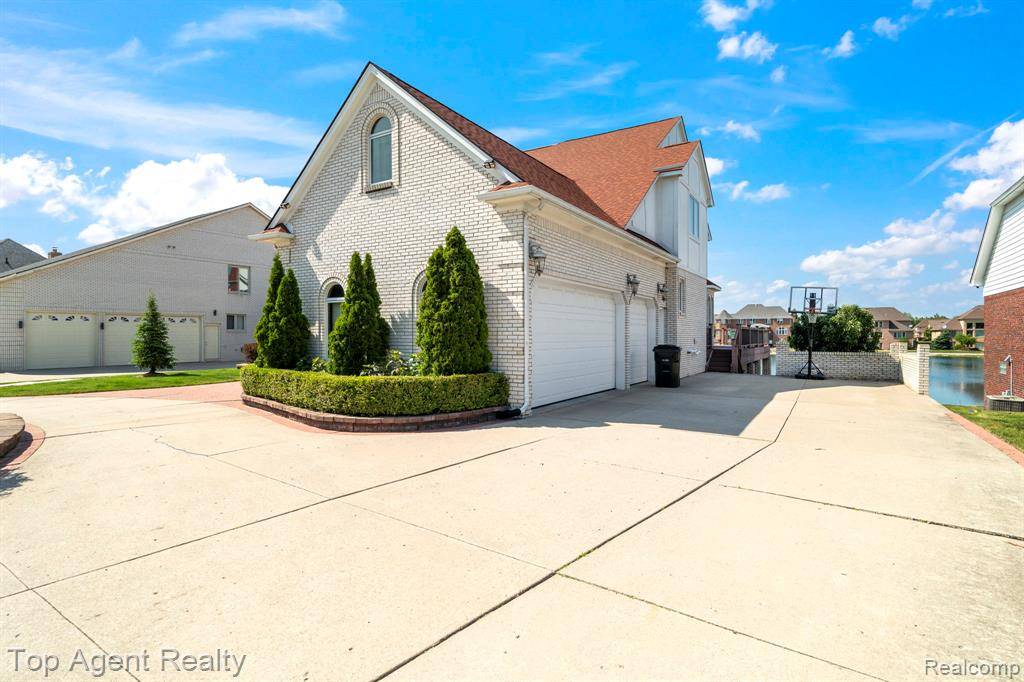 Utica, MI 48315,13205 Van Pamel Drive