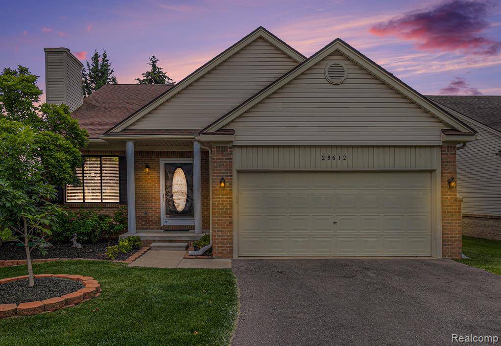 Livonia, MI 48154,28612 Bayberry Park Drive 17