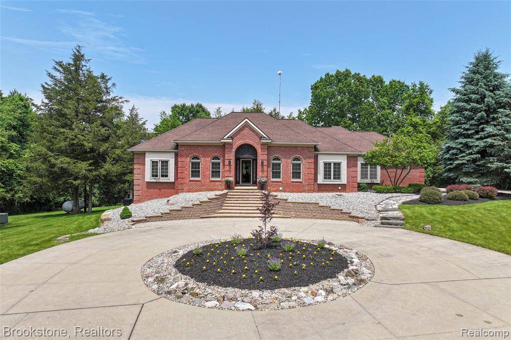 6439 Cohoctah Road, Deerfield Twp, MI 48430