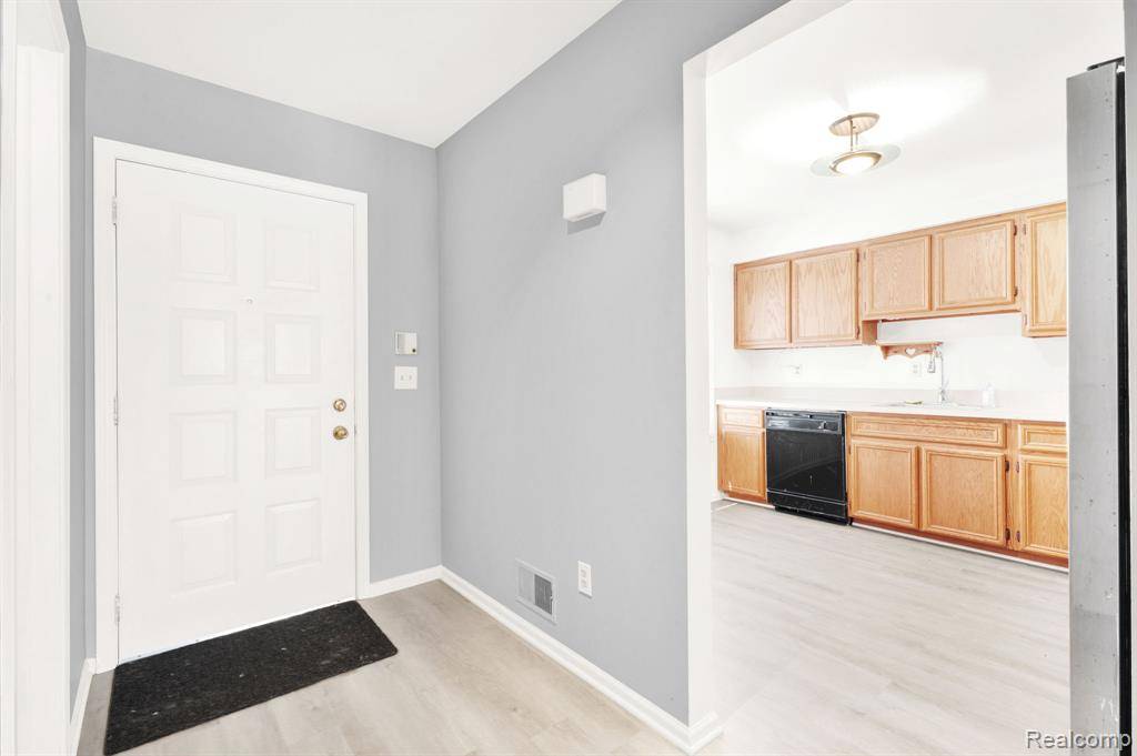Clinton Twp, MI 48036,37074 Brynford Drive