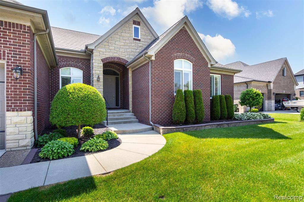Shelby Twp, MI 48315,48913 Pinebrook Drive