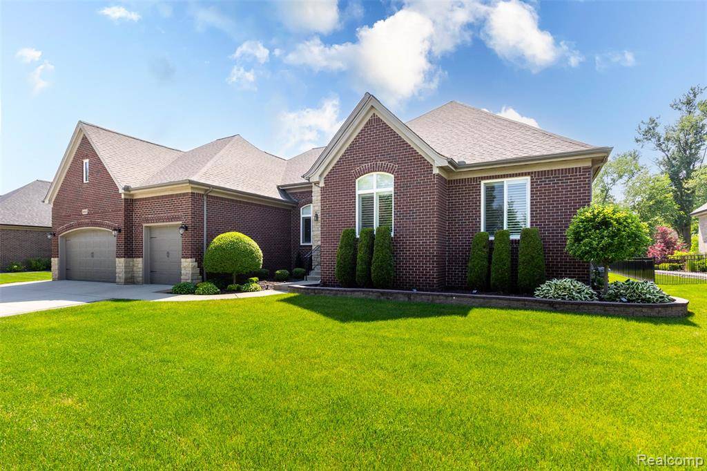 Shelby Twp, MI 48315,48913 Pinebrook Drive