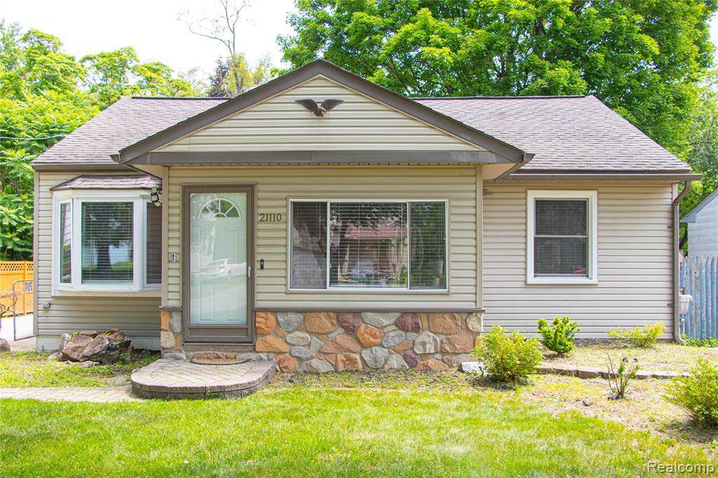 21110 Van Buren Street, Southfield, MI 48033