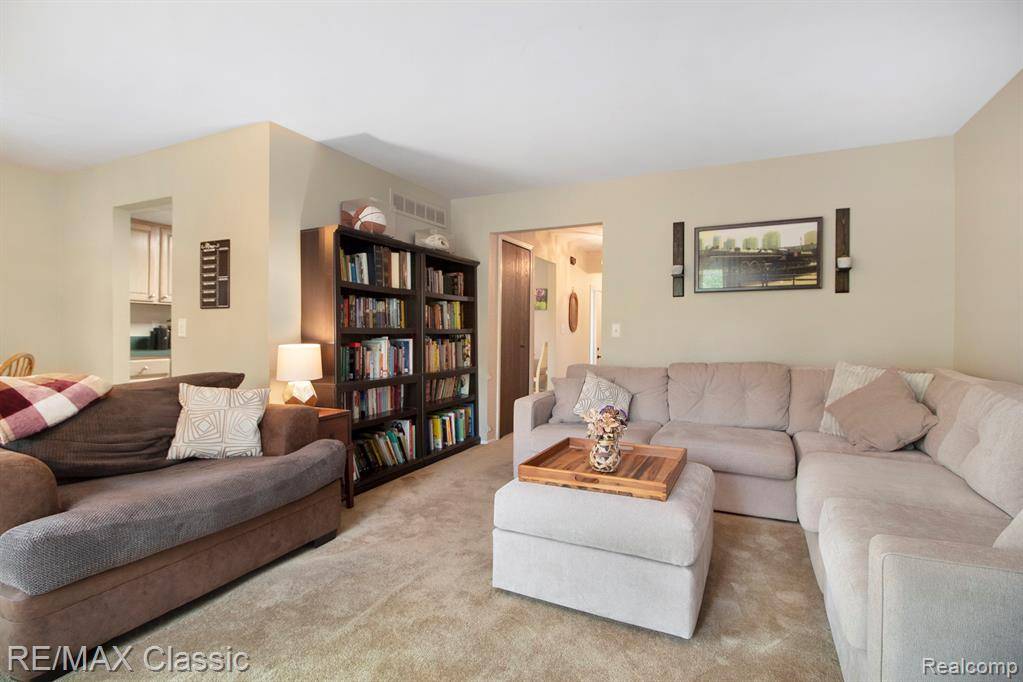Northville, MI 48167,854 YORKTOWN Court