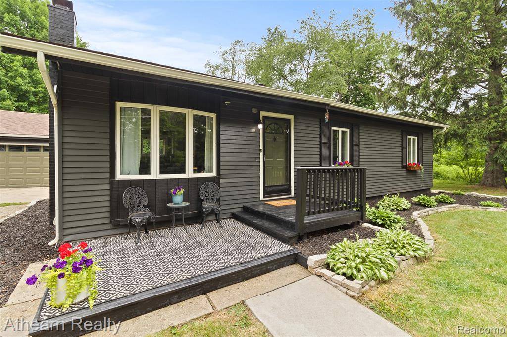 10129 Nimphie Road, Tyrone Twp, MI 48430