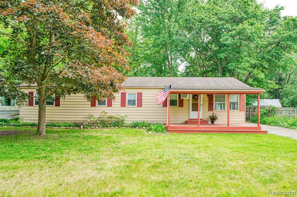 5806 COMMANCHE Lane, Genoa Twp, MI 48843