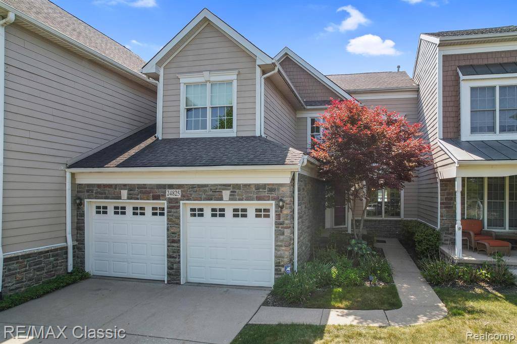 24825 REEDS POINTE Drive, Novi, MI 48374