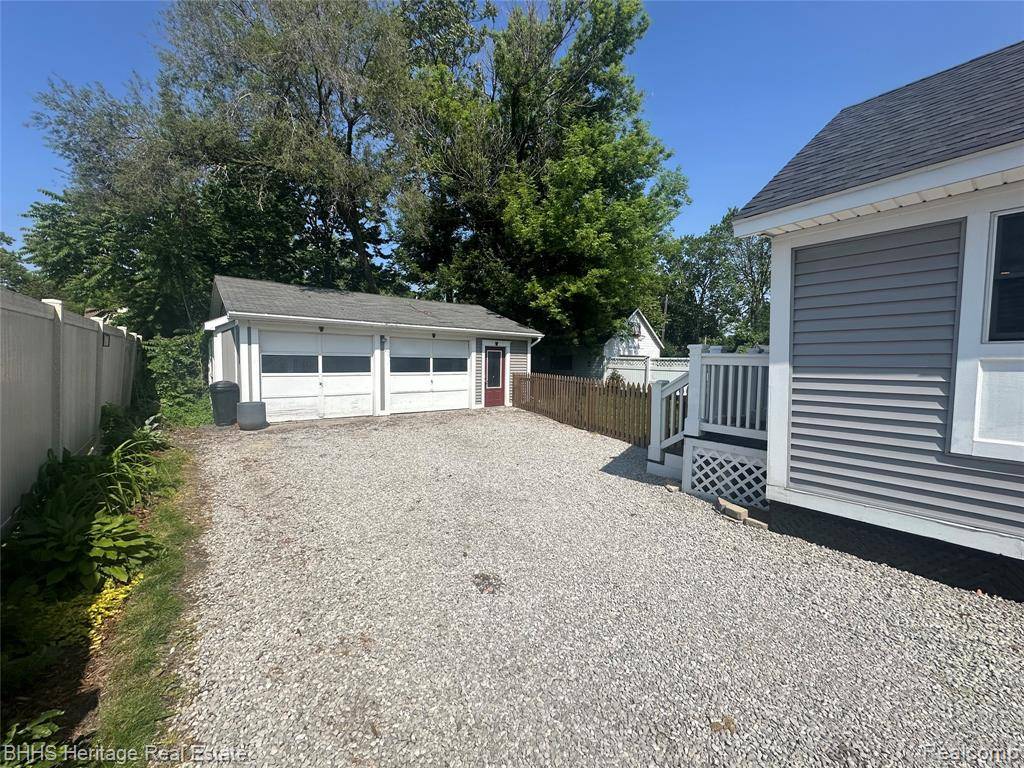 Durand, MI 48429,403 N Oak Street