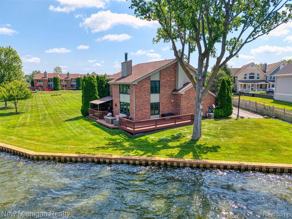 2226 Bowles Street, Fenton, MI 48430