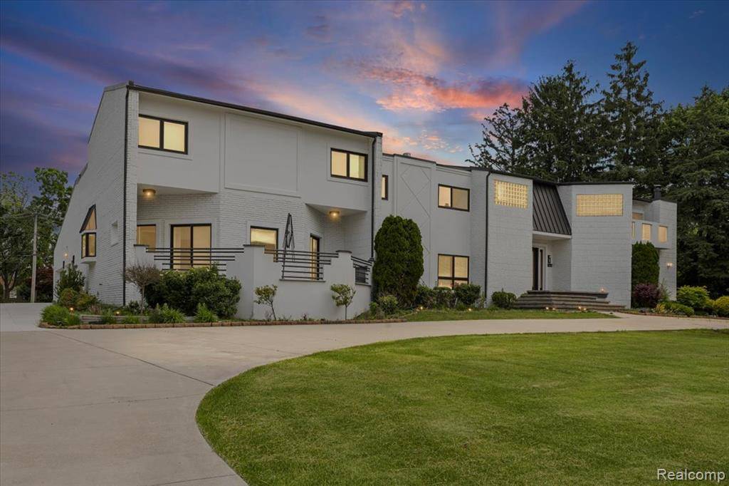 3440 Lone Pine Road, West Bloomfield Twp, MI 48323