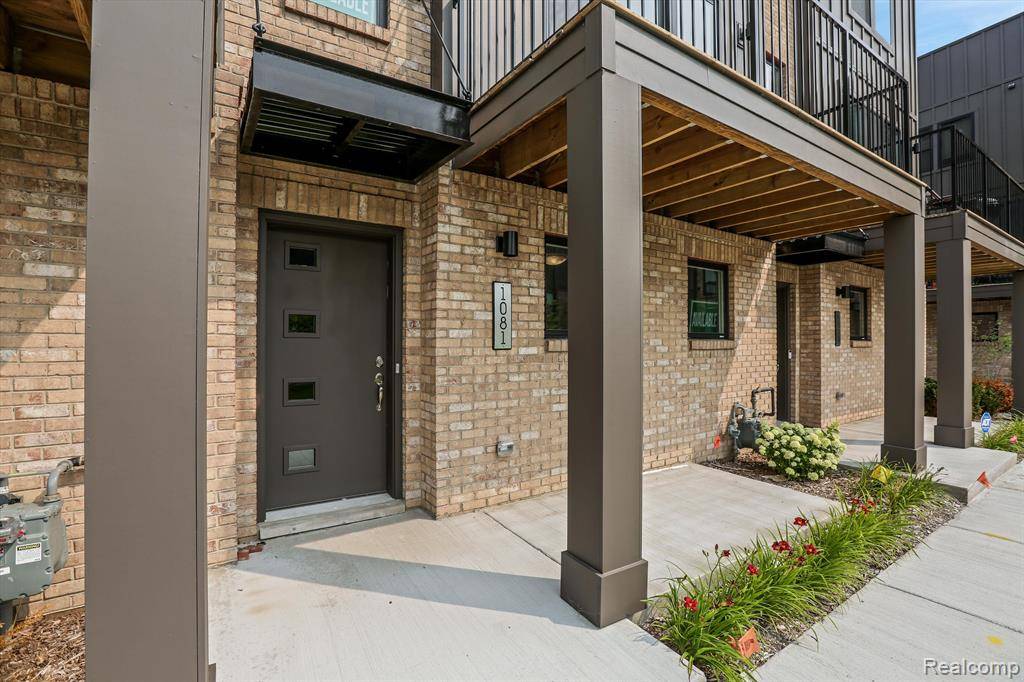 Detroit, MI 48207,1058 Hampton Circle 74