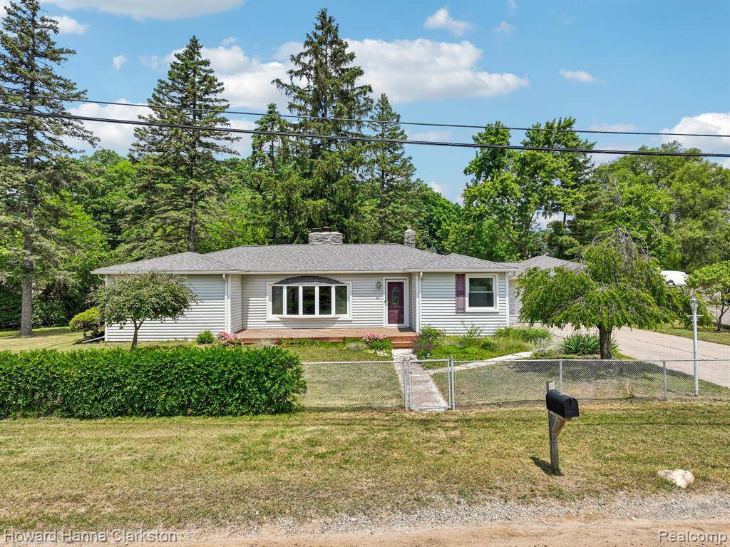 5766 Corunna Avenue, Independence Twp, MI 48346