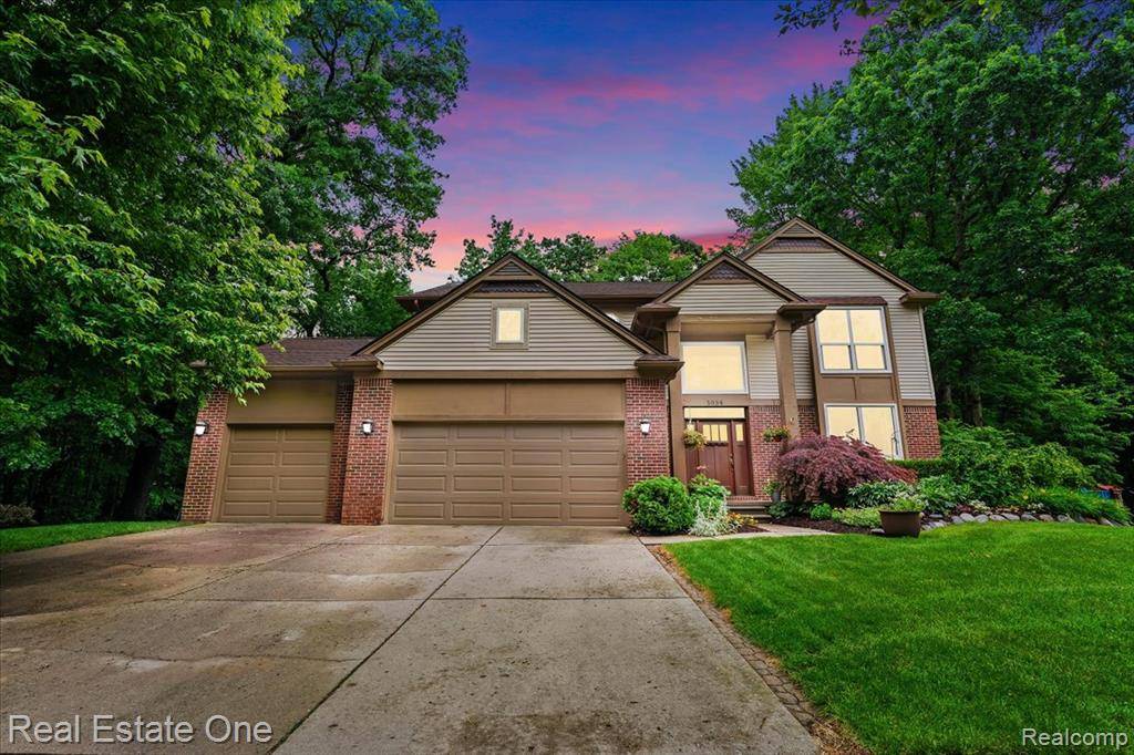 5034 Fairgrove Lane, Commerce Twp, MI 48382