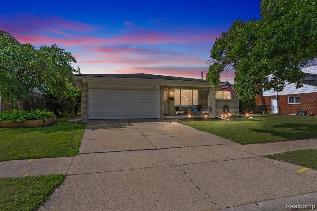 7044 Jenerous, Center Line, MI 48015
