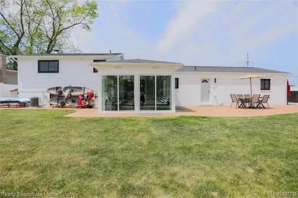 Harrison Twp, MI 48045,38146 Mast Street