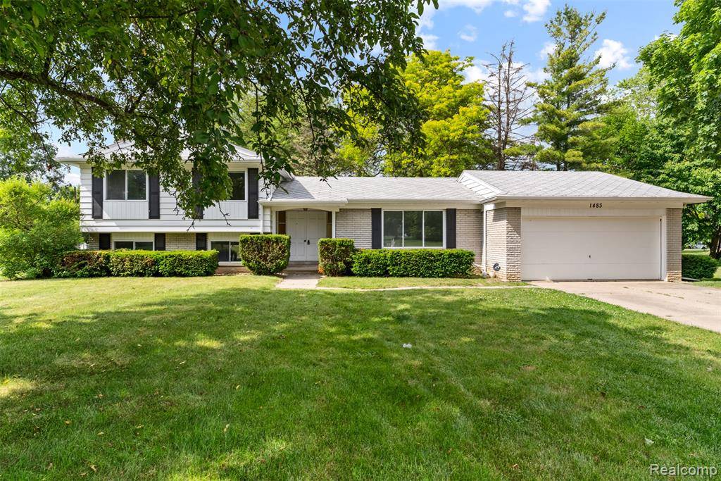 Grand Blanc, MI 48439,1483 Huntley Drive