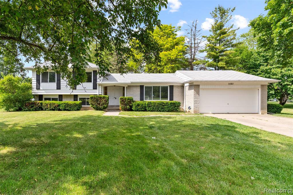 Grand Blanc, MI 48439,1483 Huntley Drive