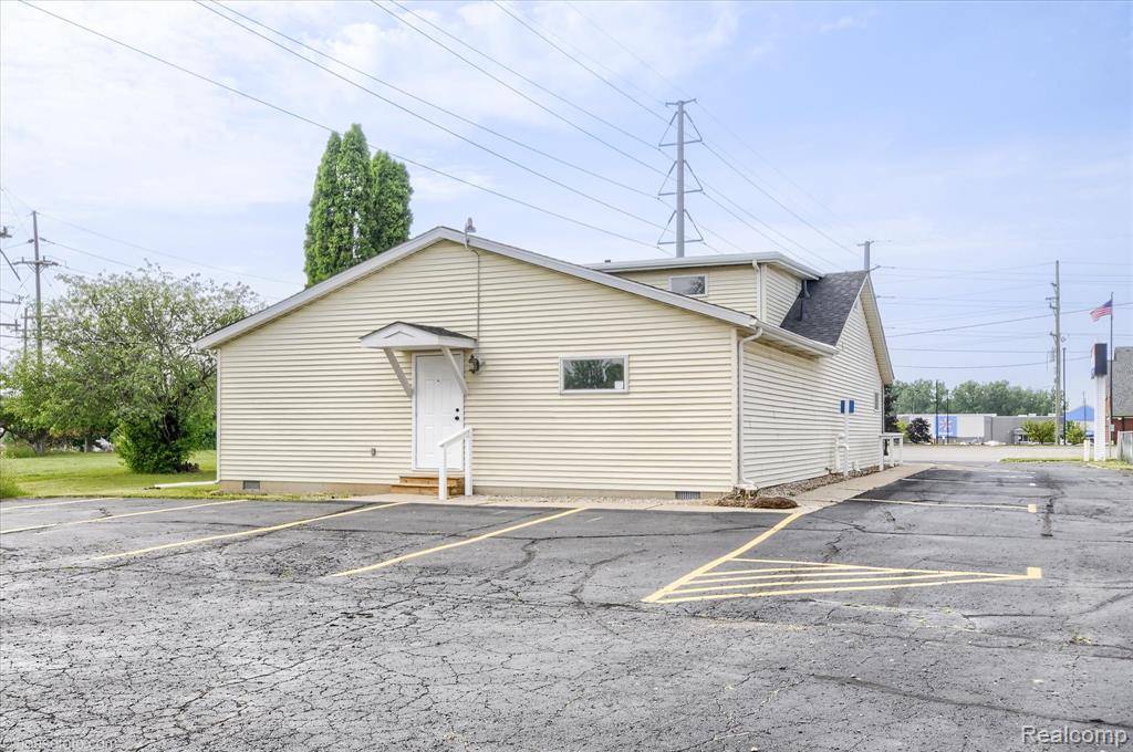 Lapeer, MI 48446,520 Imlay City Road
