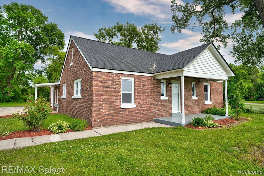 3933 East Street, Saginaw, MI 48601
