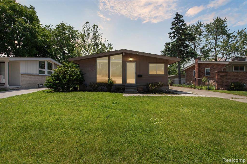 2017 Nakota Road, Royal Oak, MI 48073