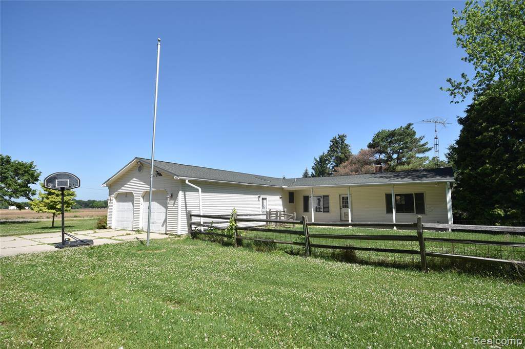 Fenton Twp, MI 48436,11057 Hogan Road