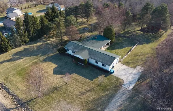 Fenton Twp, MI 48436,11057 Hogan Road