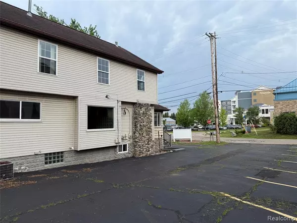 Keego Harbor, MI 48320,1711 Cass Lake Road