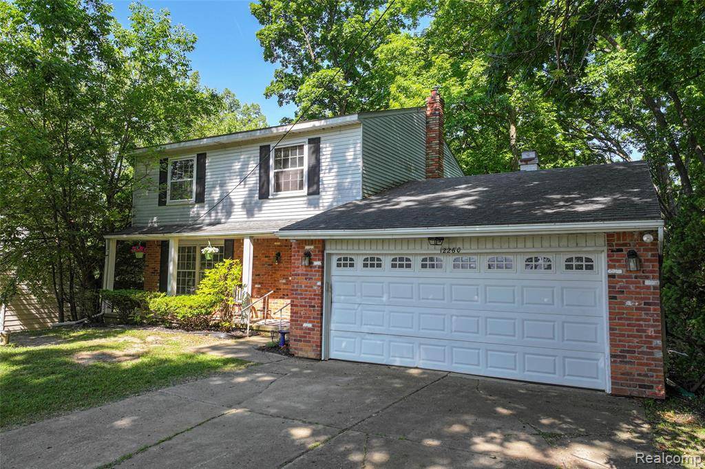 12260 Dollar Lake Drive, Fenton, MI 48430