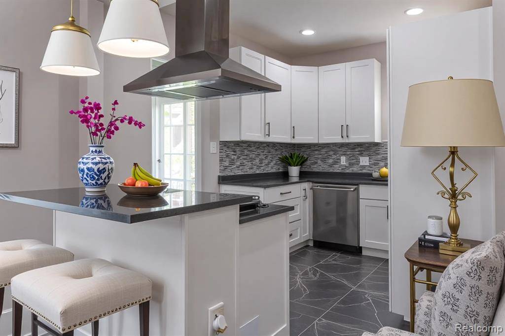 Highland Park, MI 48203,52 Midland Street