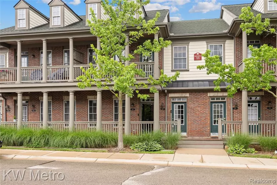 195 Jotham Ave, Auburn Hills, MI 48326