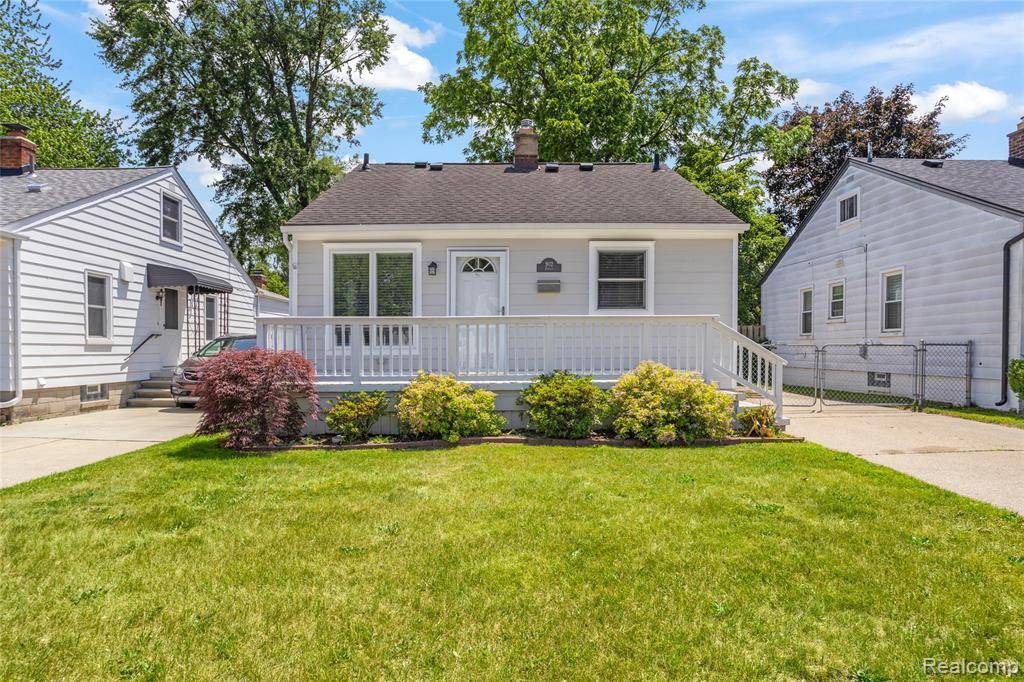 Royal Oak, MI 48073,902 Donald Avenue