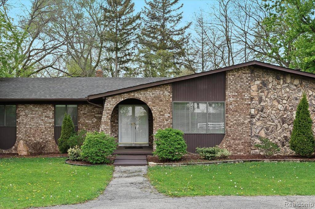 20937 Halsted Road, Farmington Hills, MI 48335