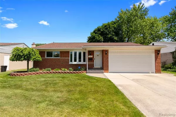 1637 S Sutton Street, Westland, MI 48186