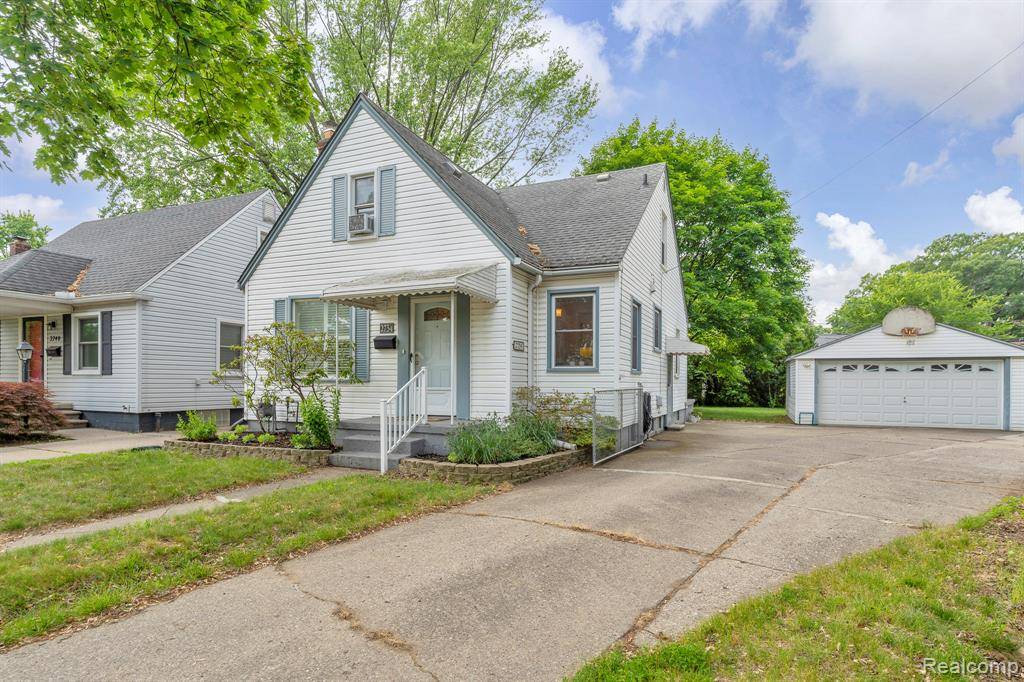2734 Vassar Street, Dearborn, MI 48124