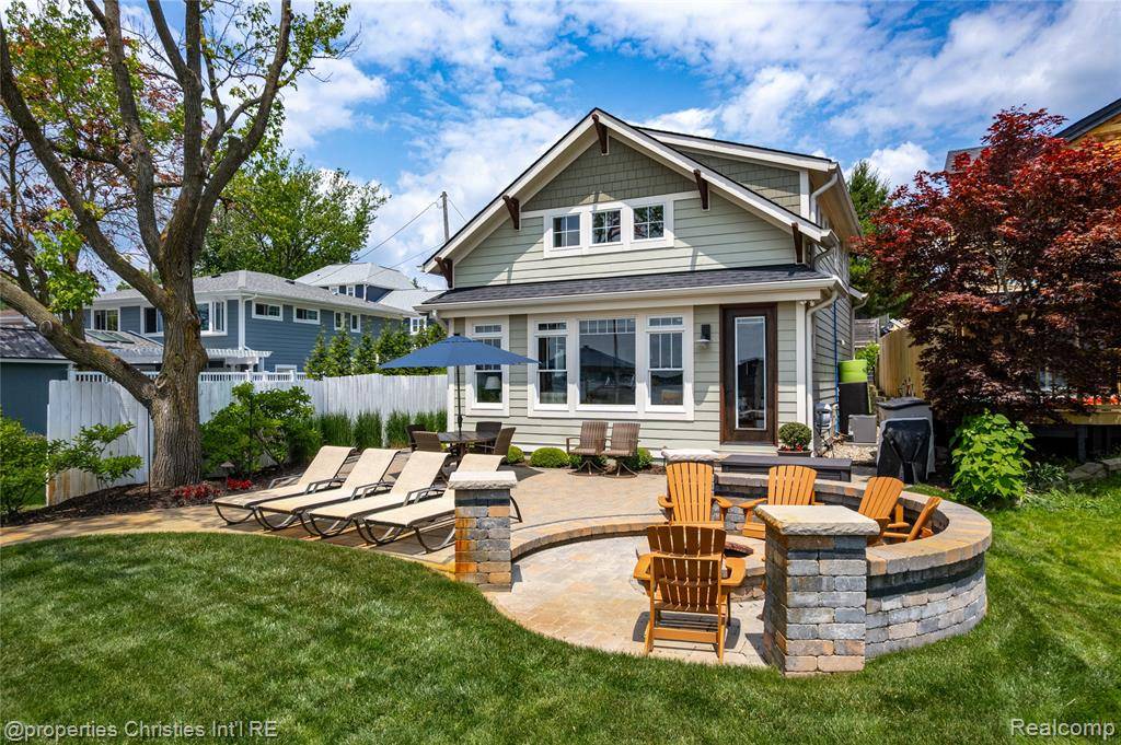 11693 Kenton Drive, Green Oak Twp, MI 48189