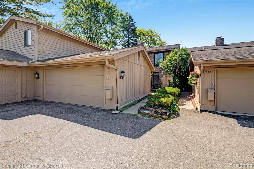 7190 Pebble Park Drive, West Bloomfield Twp, MI 48322
